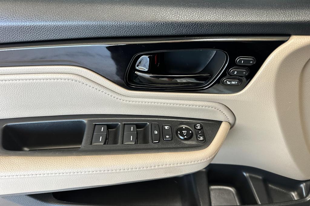 2019 Honda Odyssey Elite 19