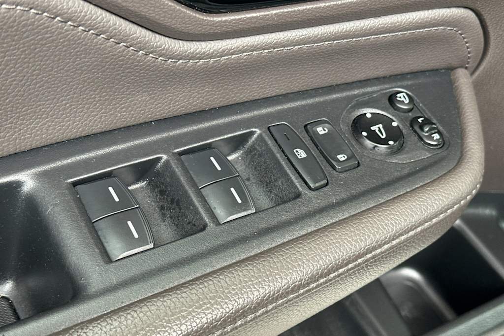 Thumbnail: 2018 Honda Odyssey - 22