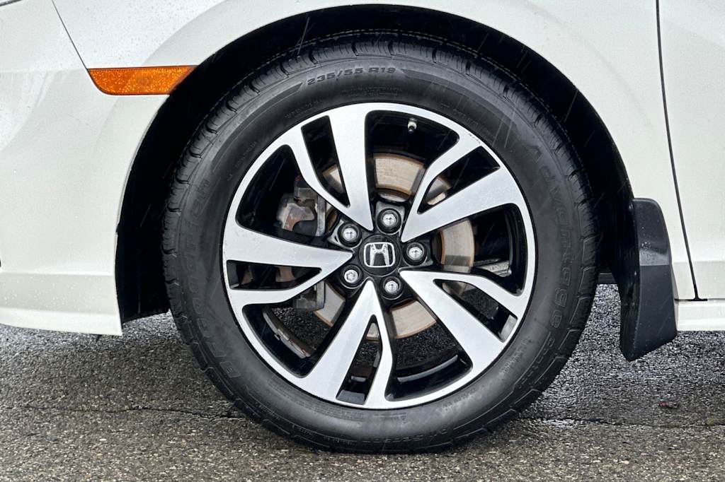 Thumbnail: 2018 Honda Odyssey - 8