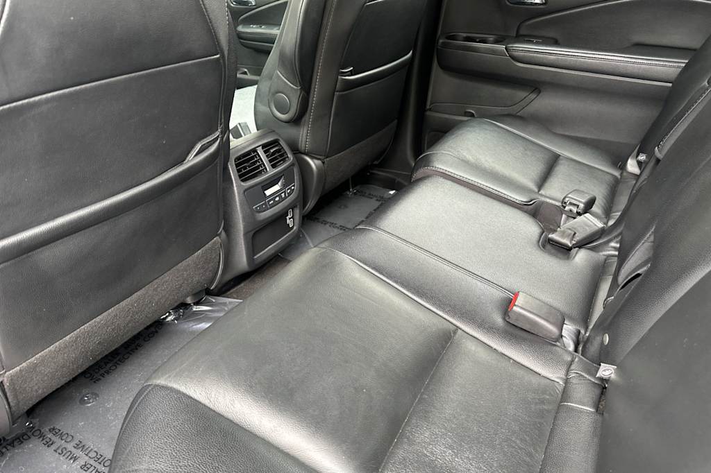 Thumbnail: 2019 Honda Pilot - 11