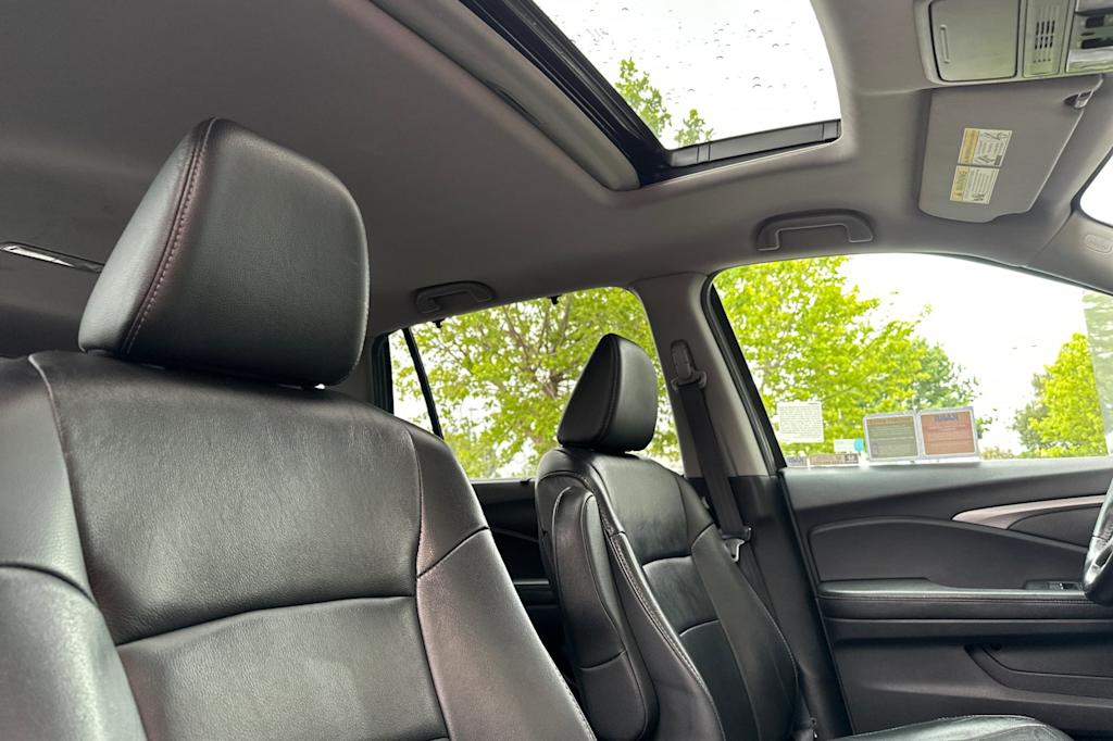 Thumbnail: 2019 Honda Pilot - 10