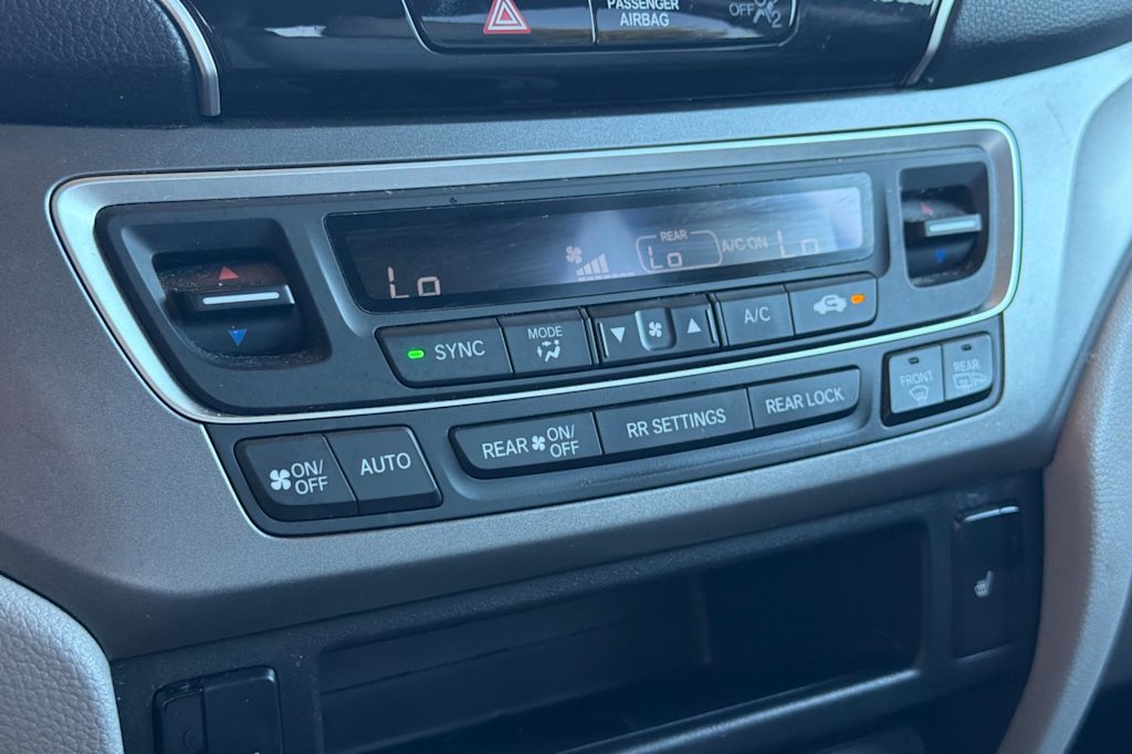 Thumbnail: 2019 Honda Pilot - 27