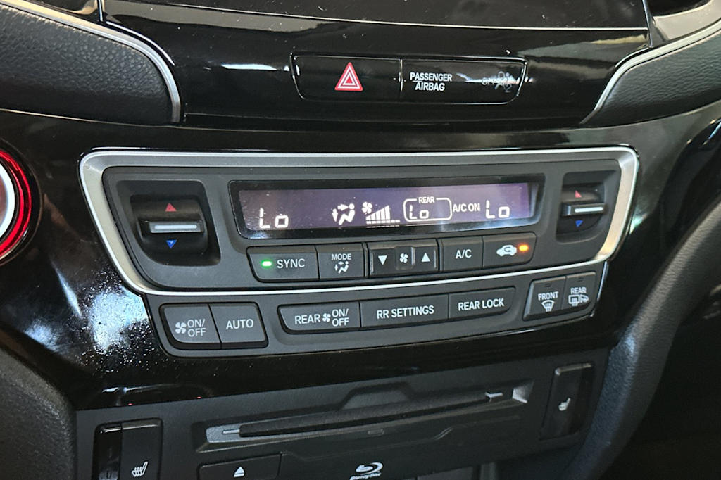 Thumbnail: 2019 Honda Pilot - 29