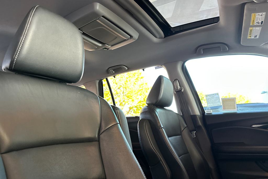 Thumbnail: 2019 Honda Pilot - 11