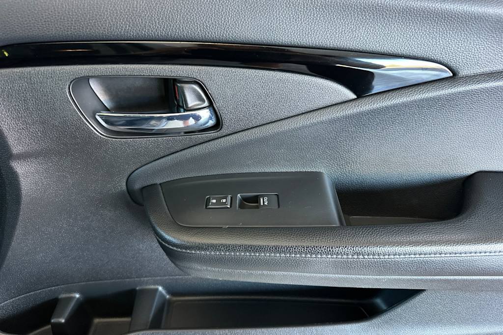 Thumbnail: 2019 Honda Pilot - 26