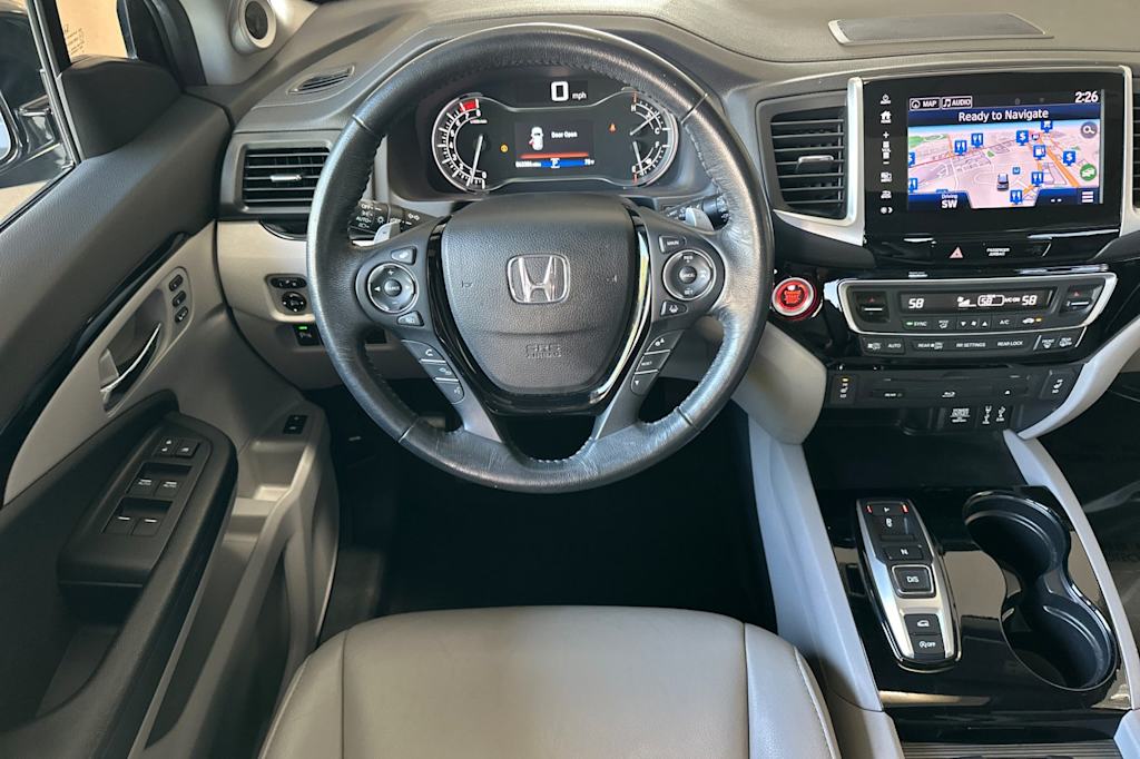 Thumbnail: 2017 Honda Pilot - 8