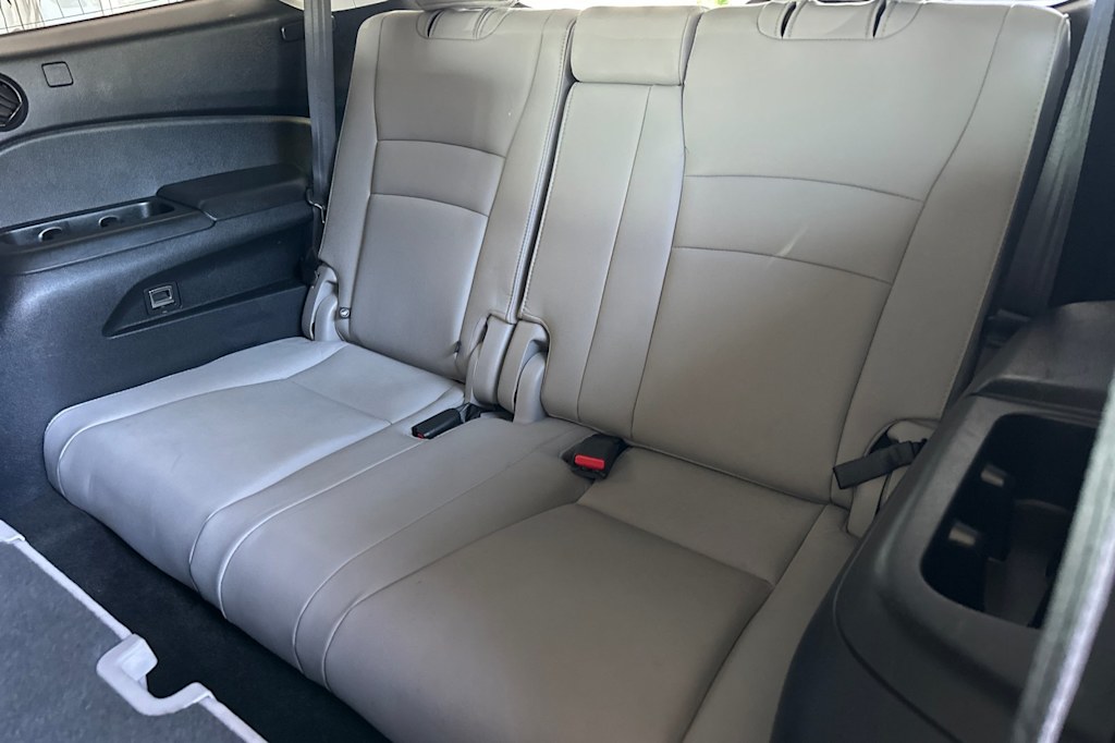 Thumbnail: 2017 Honda Pilot - 23