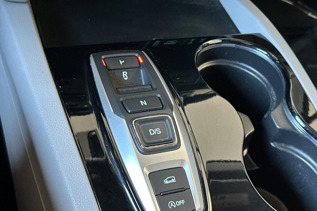 Thumbnail: 2017 Honda Pilot - 13