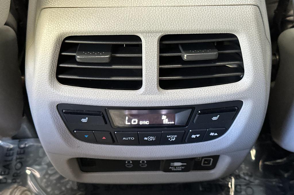 Thumbnail: 2019 Honda Pilot - 23