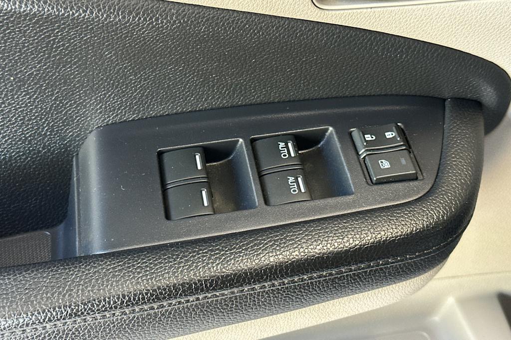 Thumbnail: 2019 Honda Pilot - 22