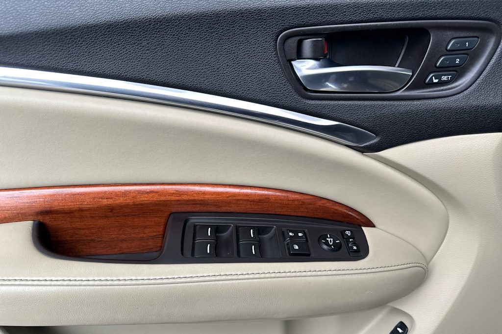 Thumbnail: 2017 Acura MDX - 21