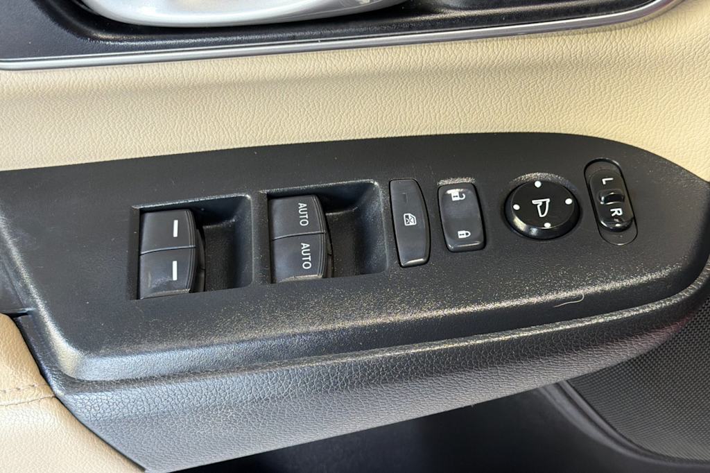 Thumbnail: 2019 Honda CR-V - 23
