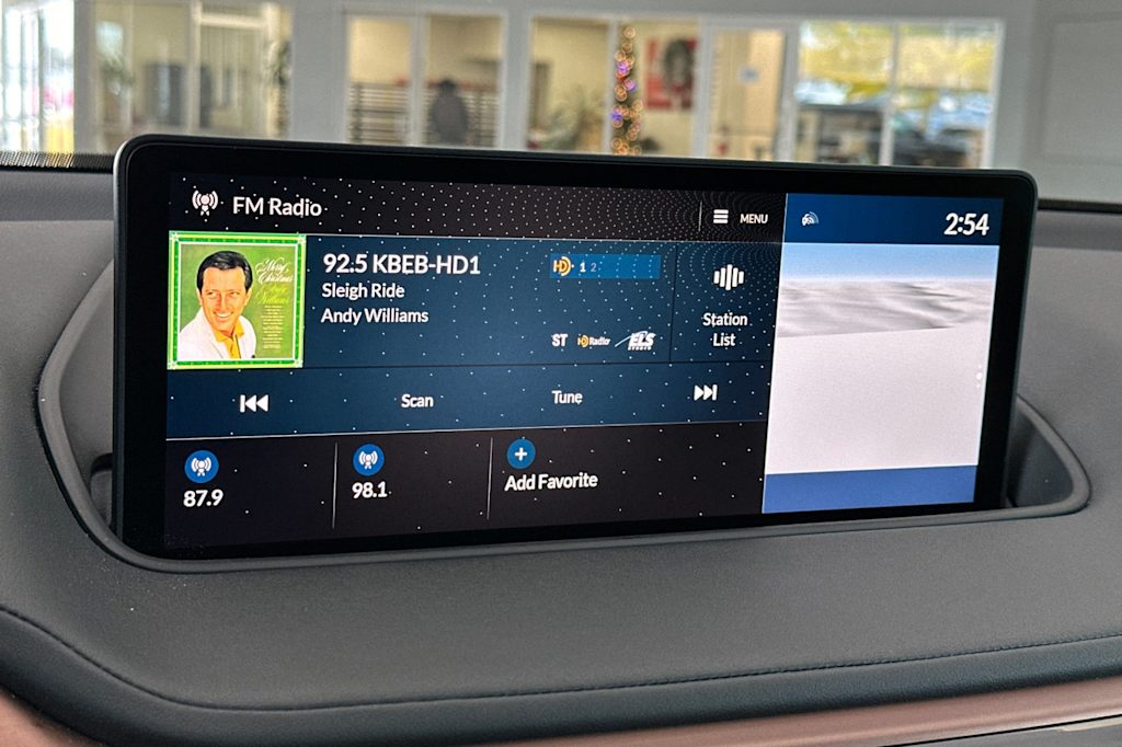 Thumbnail: 2022 Acura MDX - 13