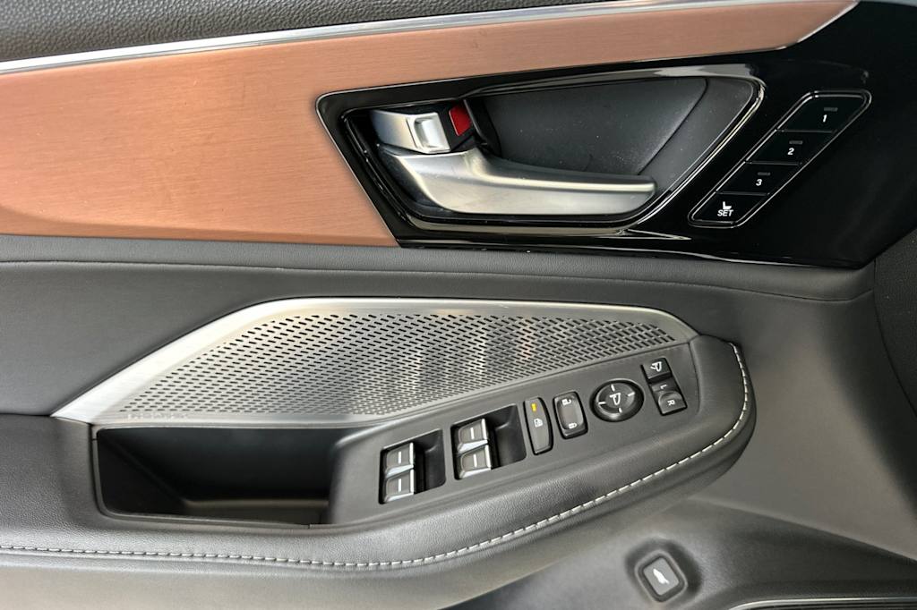 Thumbnail: 2022 Acura MDX - 21