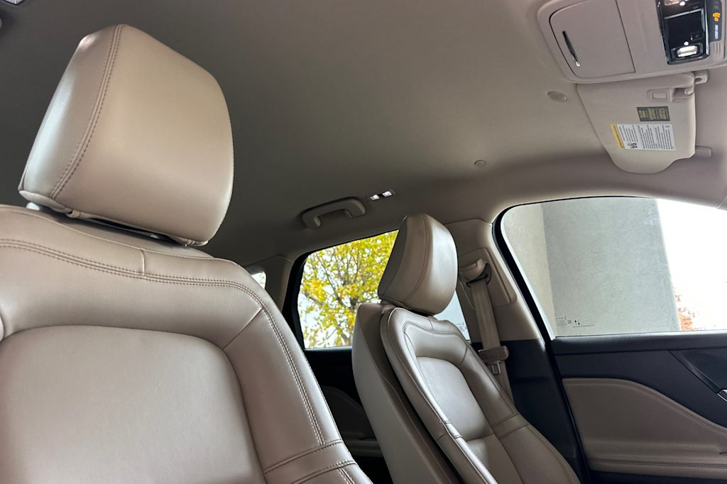 Thumbnail: 2022 Lincoln Corsair - 22