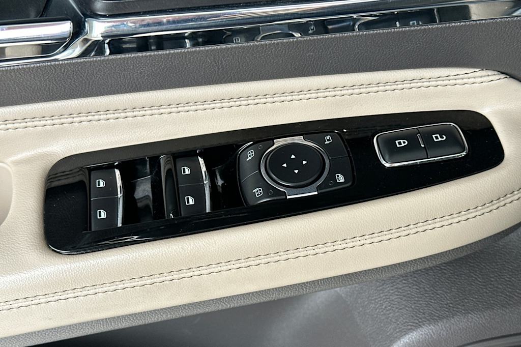 Thumbnail: 2022 Lincoln Corsair - 20