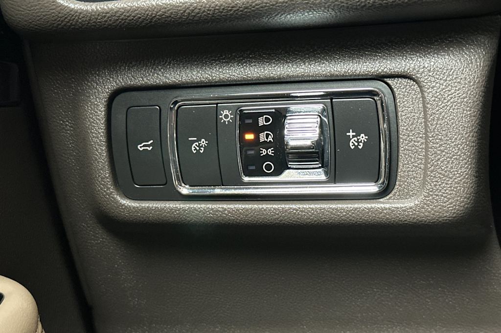 Thumbnail: 2022 Lincoln Corsair - 32