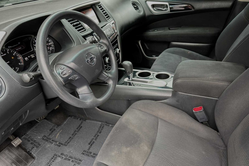 2014 Nissan Pathfinder S 10