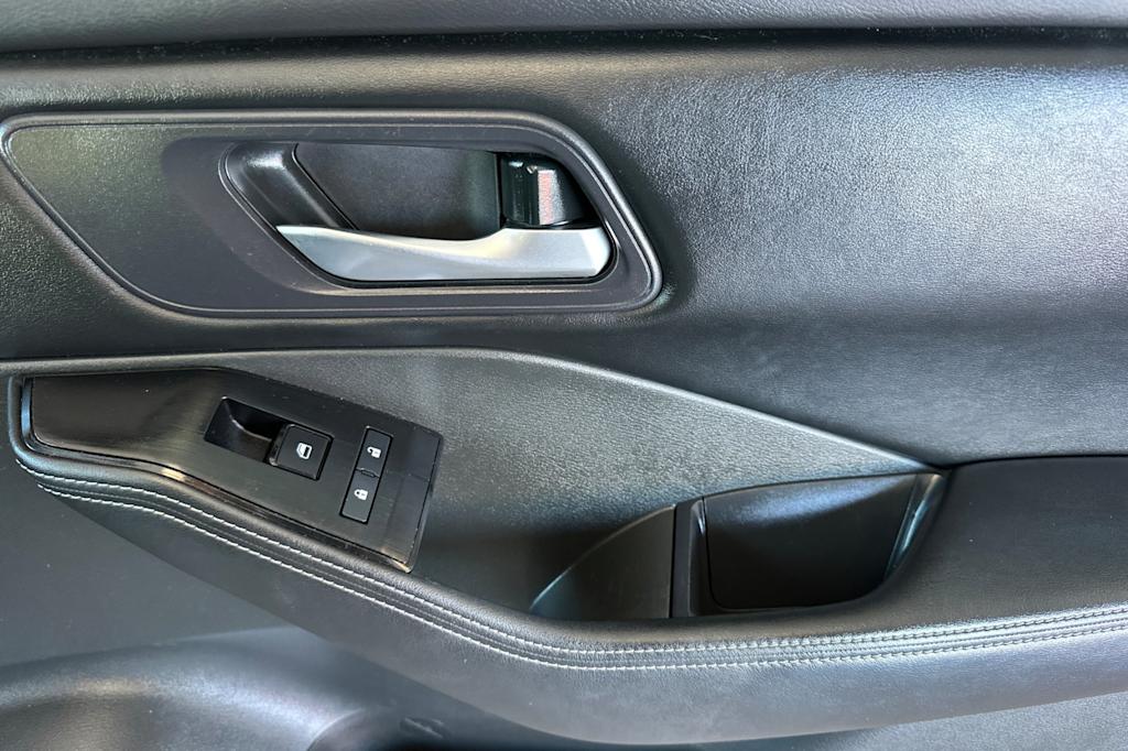 Thumbnail: 2024 Nissan Rogue - 25