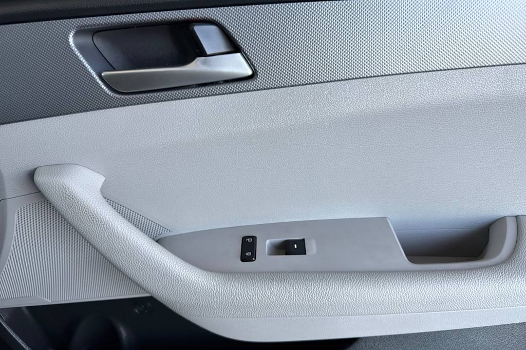 Thumbnail: 2018 Hyundai Sonata - 23
