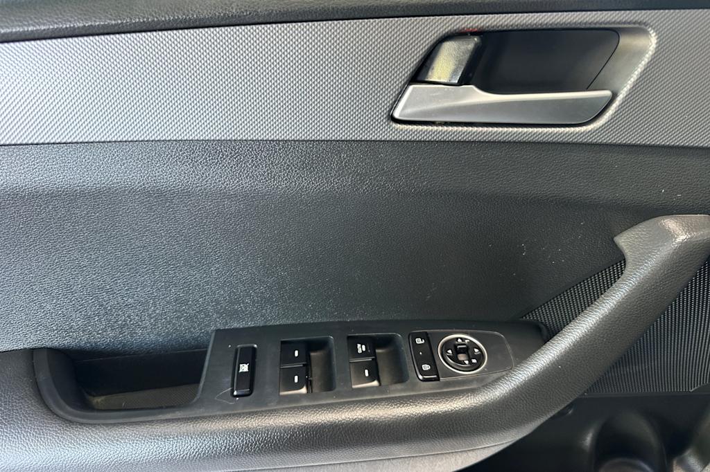 Thumbnail: 2019 Hyundai Sonata - 20
