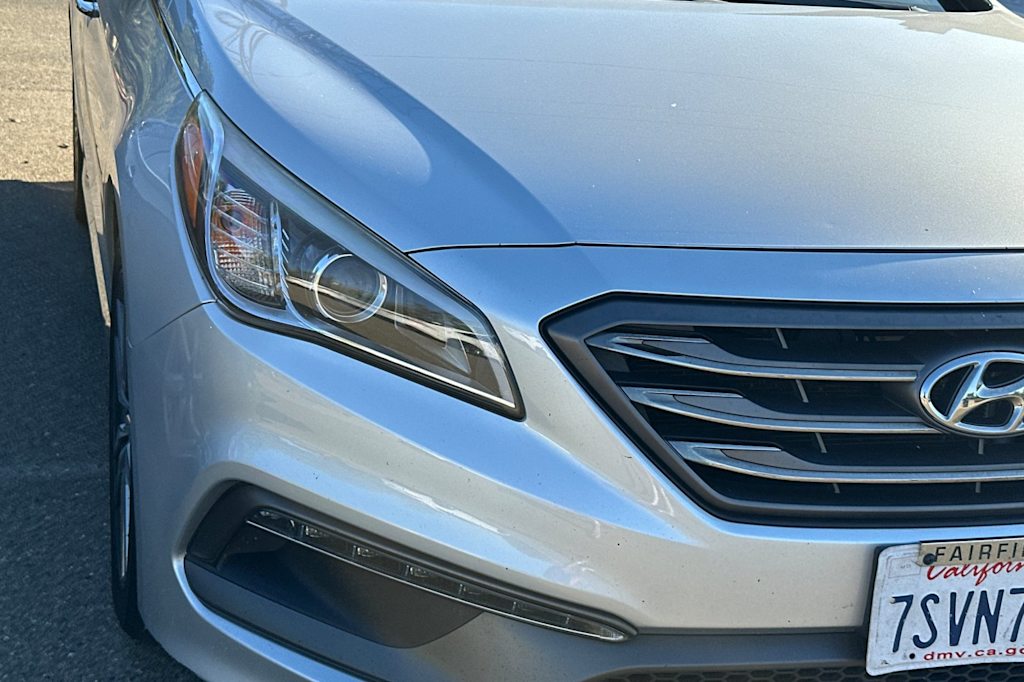 Thumbnail: 2015 Hyundai Sonata - 22