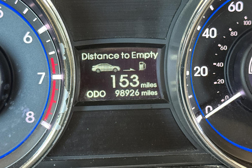 Thumbnail: 2011 Hyundai Sonata - 31