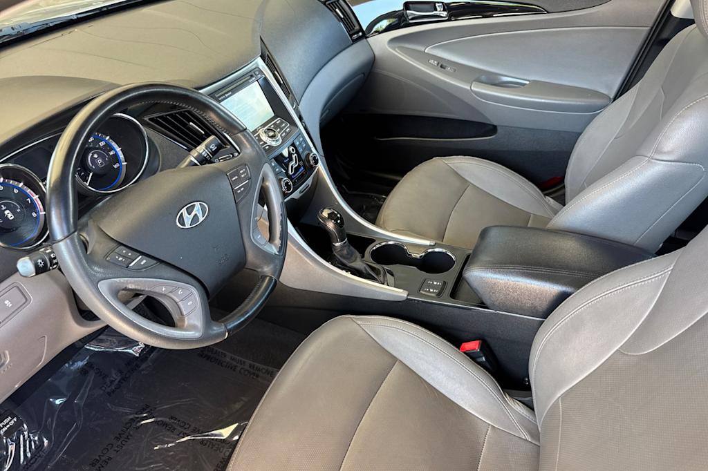 Thumbnail: 2011 Hyundai Sonata - 10
