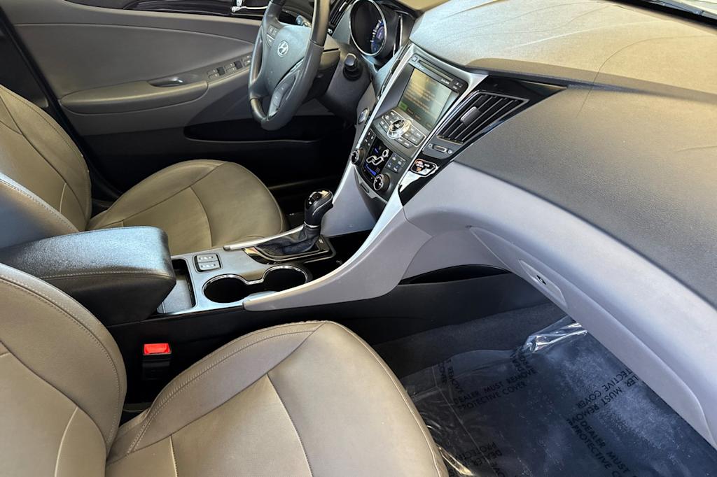 Thumbnail: 2011 Hyundai Sonata - 12