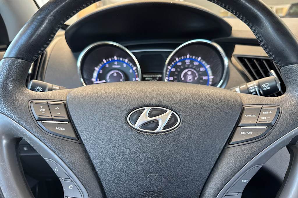 Thumbnail: 2011 Hyundai Sonata - 28