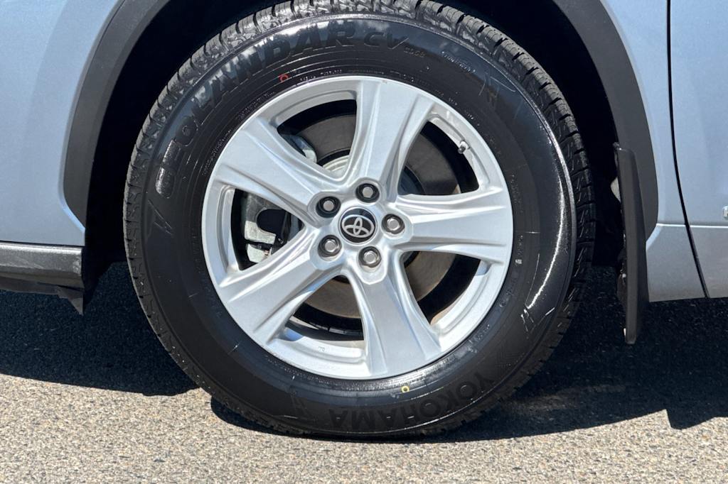 Thumbnail: 2022 Toyota Highlander - 8