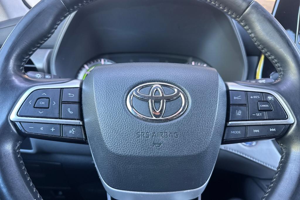 Thumbnail: 2022 Toyota Highlander - 26
