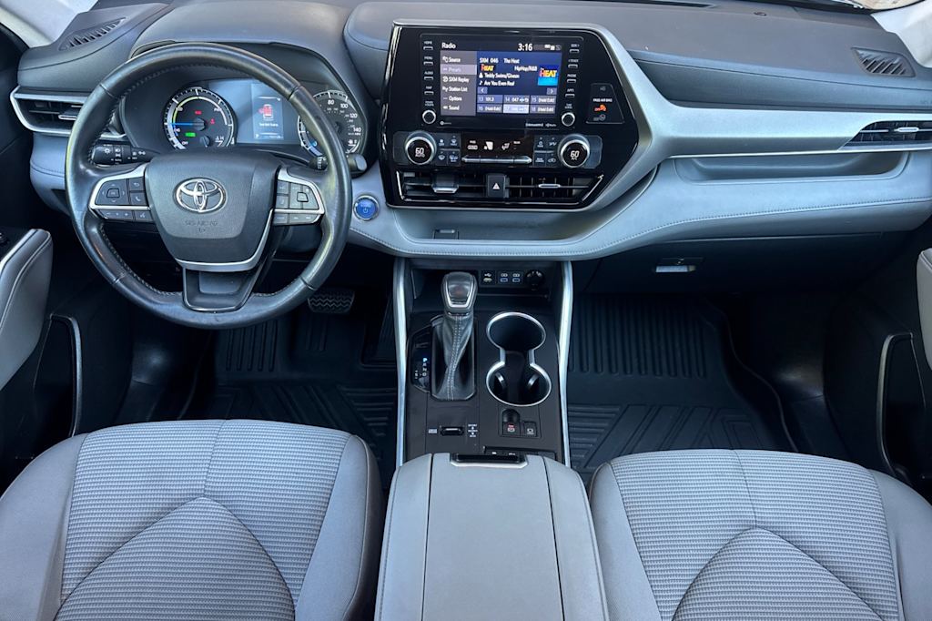 Thumbnail: 2022 Toyota Highlander - 2