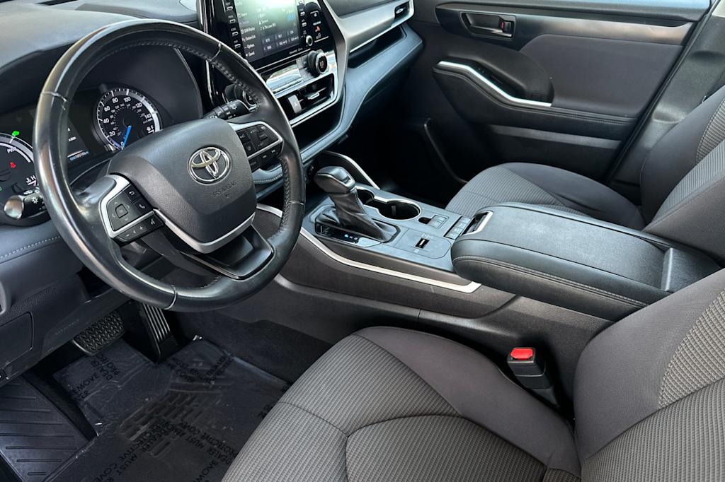 Thumbnail: 2022 Toyota Highlander - 9