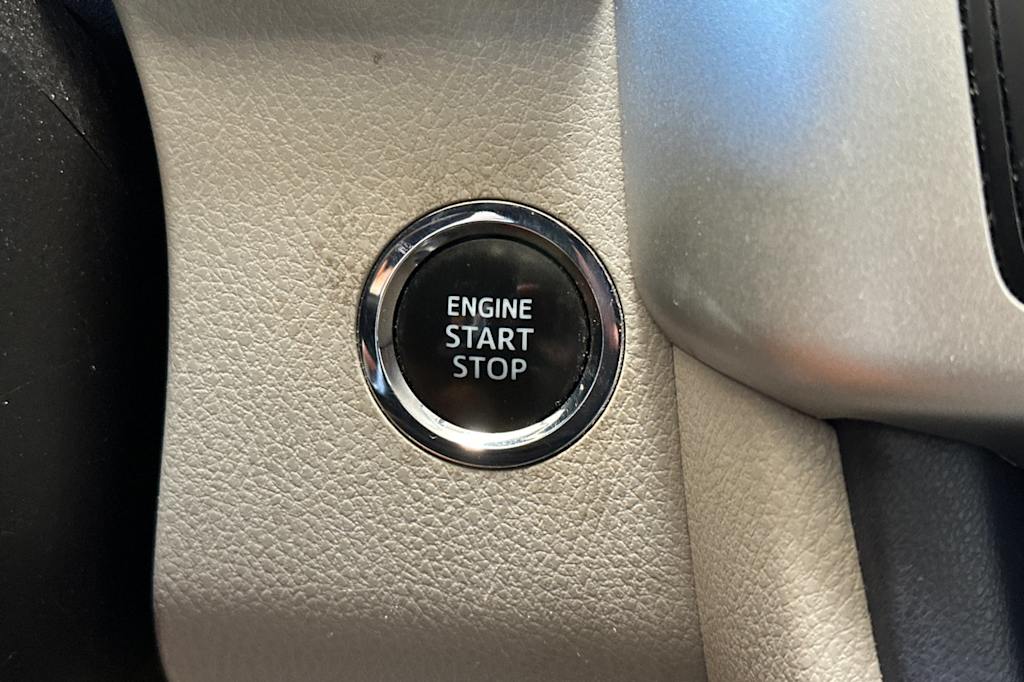 Thumbnail: 2014 Toyota Highlander - 30