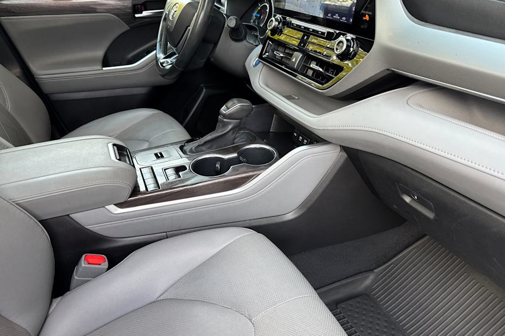 Thumbnail: 2021 Toyota Highlander - 13