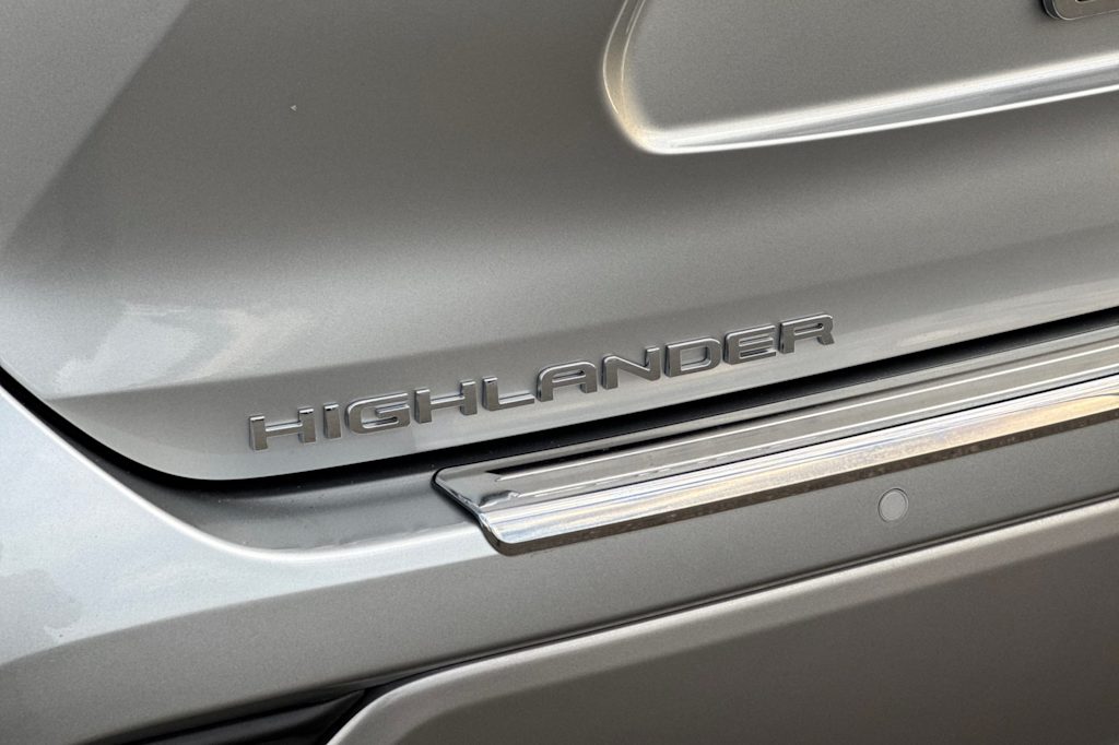 Thumbnail: 2021 Toyota Highlander - 7