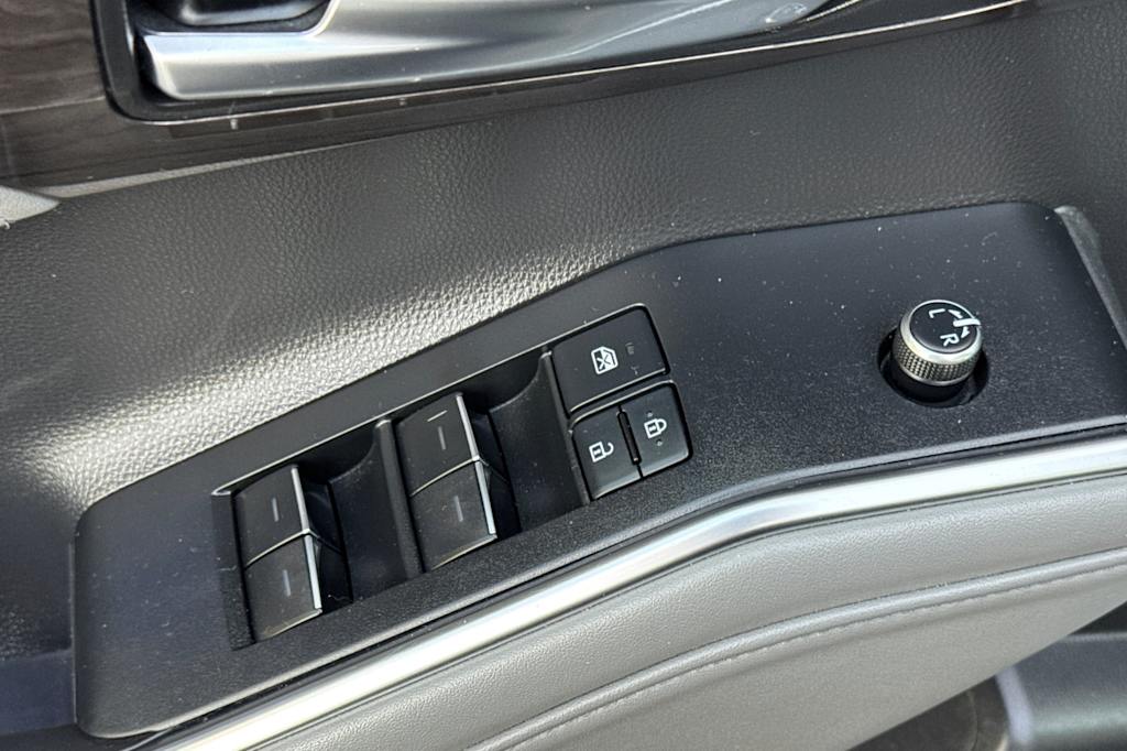 Thumbnail: 2021 Toyota Highlander - 22