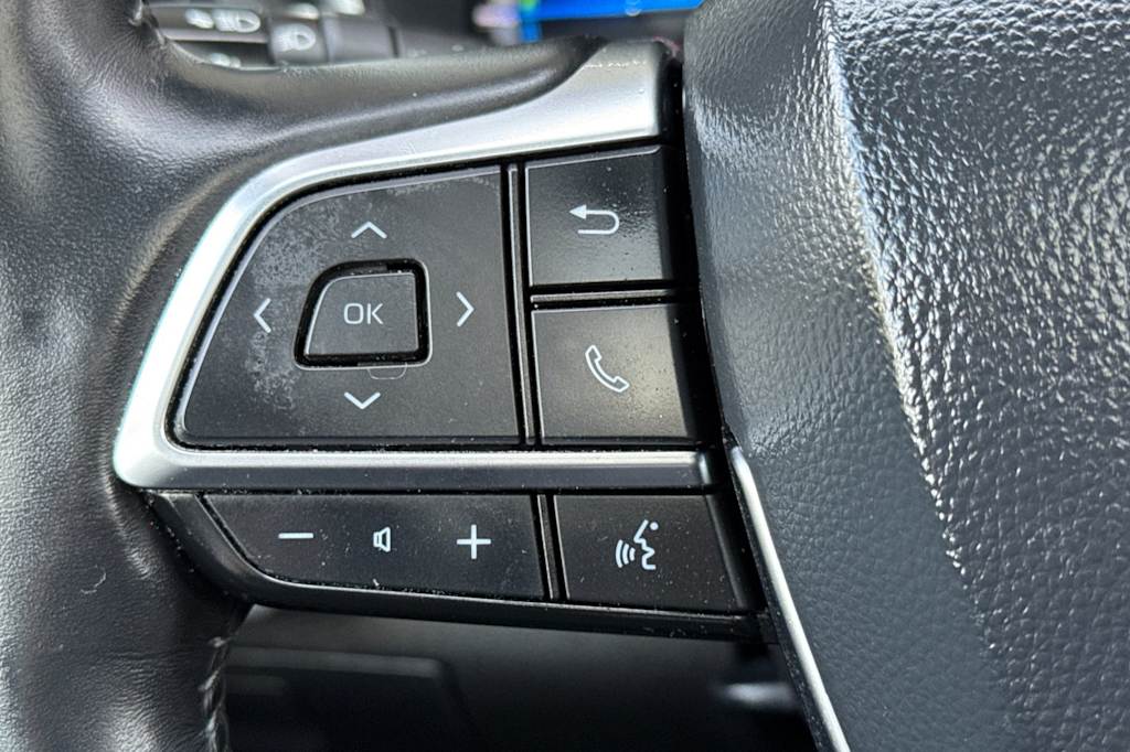 Thumbnail: 2021 Toyota Highlander - 31