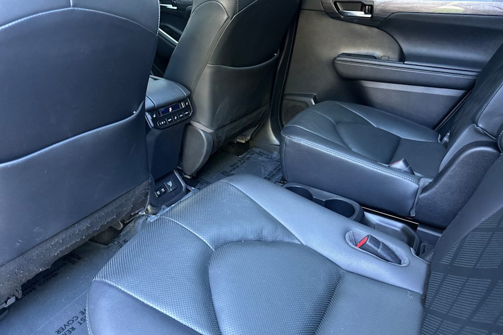 Thumbnail: 2020 Toyota Highlander - 12