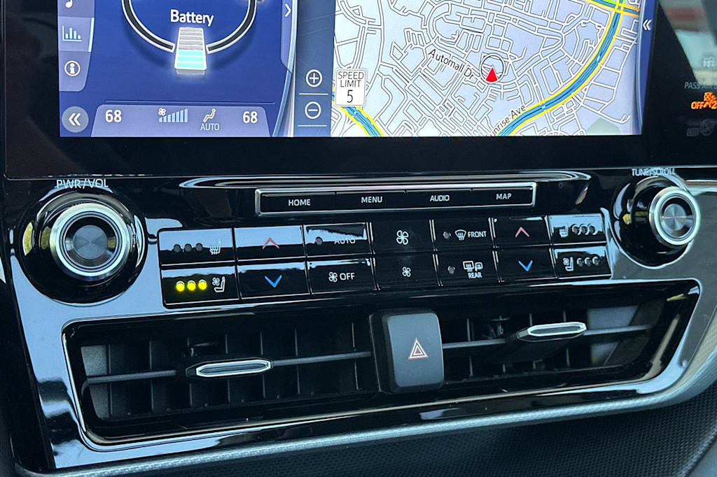 Thumbnail: 2020 Toyota Highlander - 28