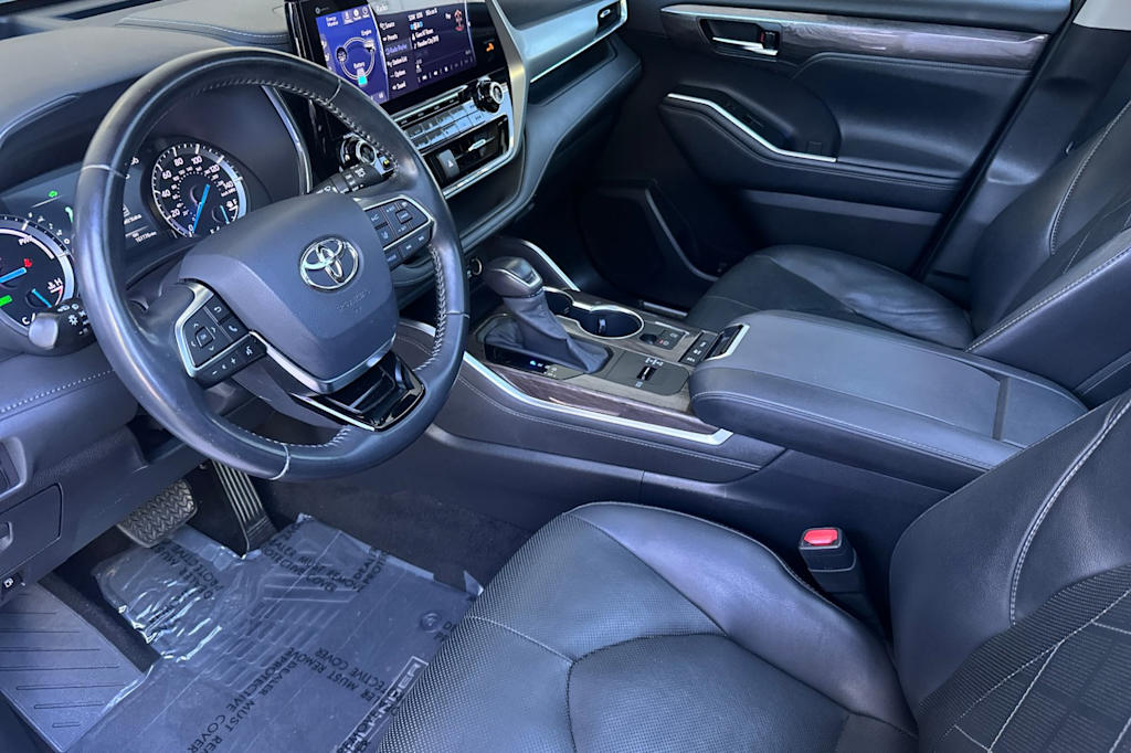 Thumbnail: 2020 Toyota Highlander - 9