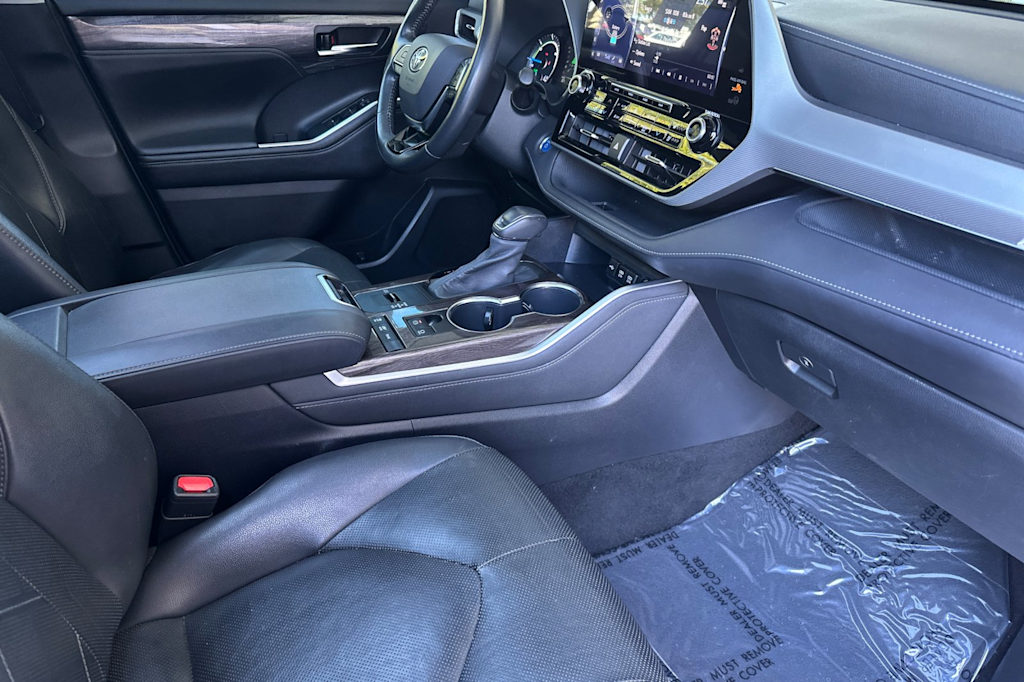Thumbnail: 2020 Toyota Highlander - 10