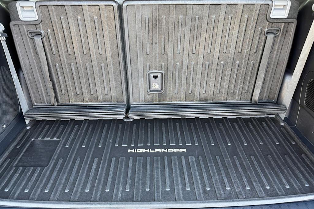Thumbnail: 2021 Toyota Highlander - 16