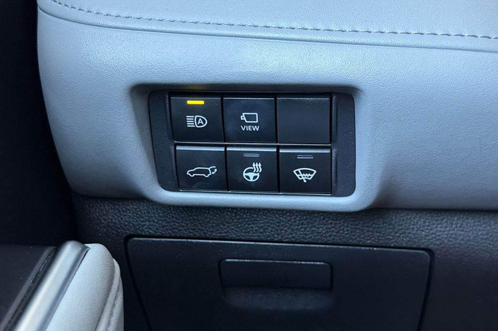 Thumbnail: 2021 Toyota Highlander - 33