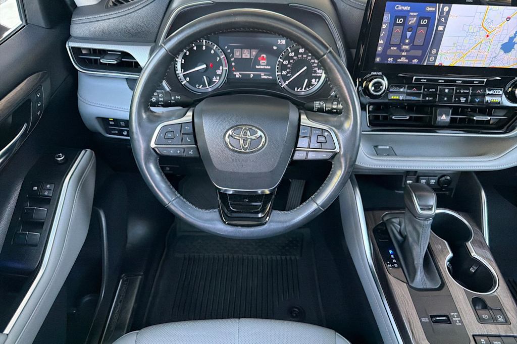 Thumbnail: 2021 Toyota Highlander - 11