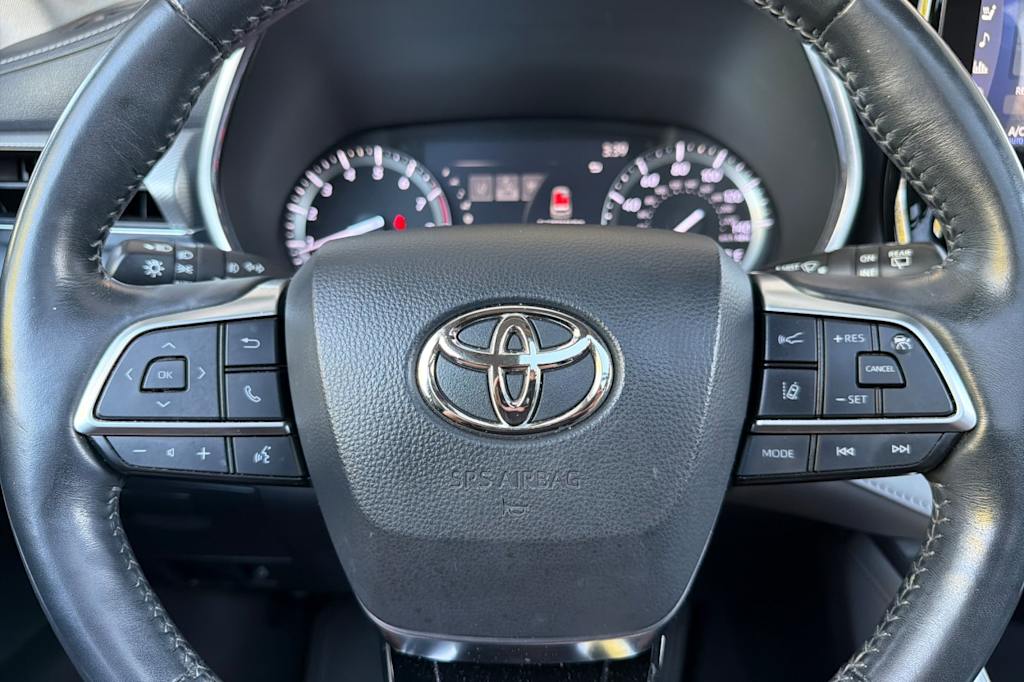 Thumbnail: 2021 Toyota Highlander - 29