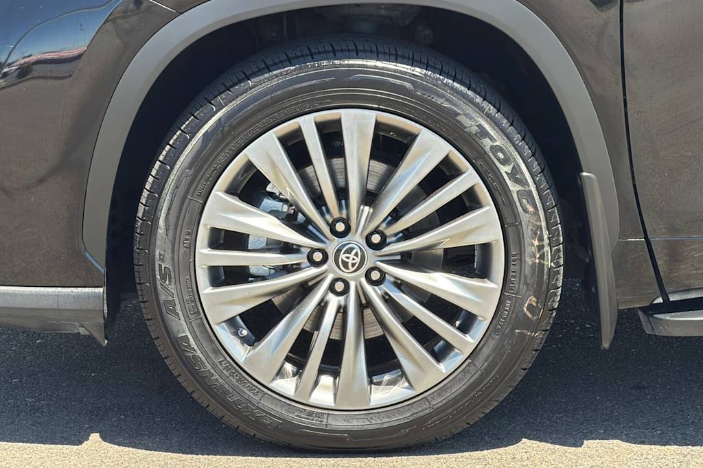 Thumbnail: 2021 Toyota Highlander - 8
