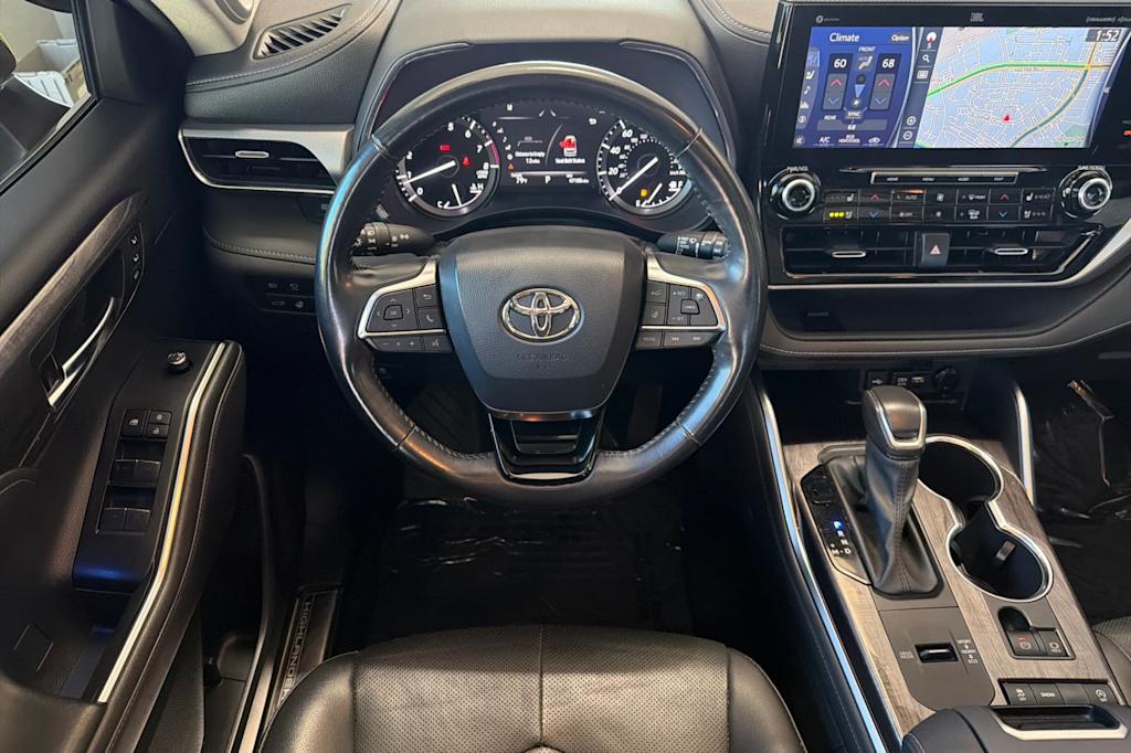 Thumbnail: 2021 Toyota Highlander - 11