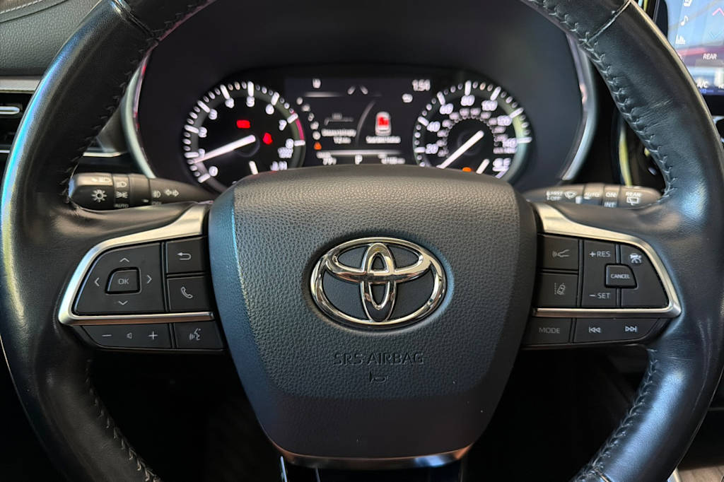 Thumbnail: 2021 Toyota Highlander - 30